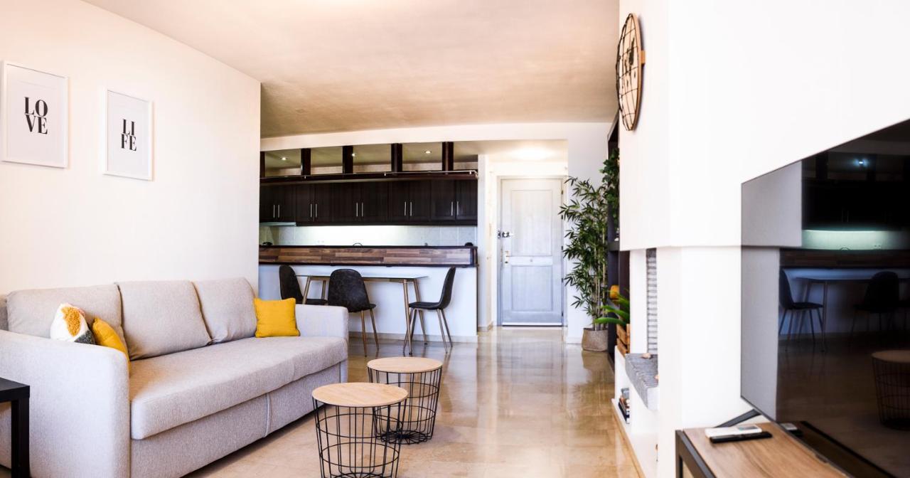 Marina With Sea Views, Pool And Parking Apartamento *