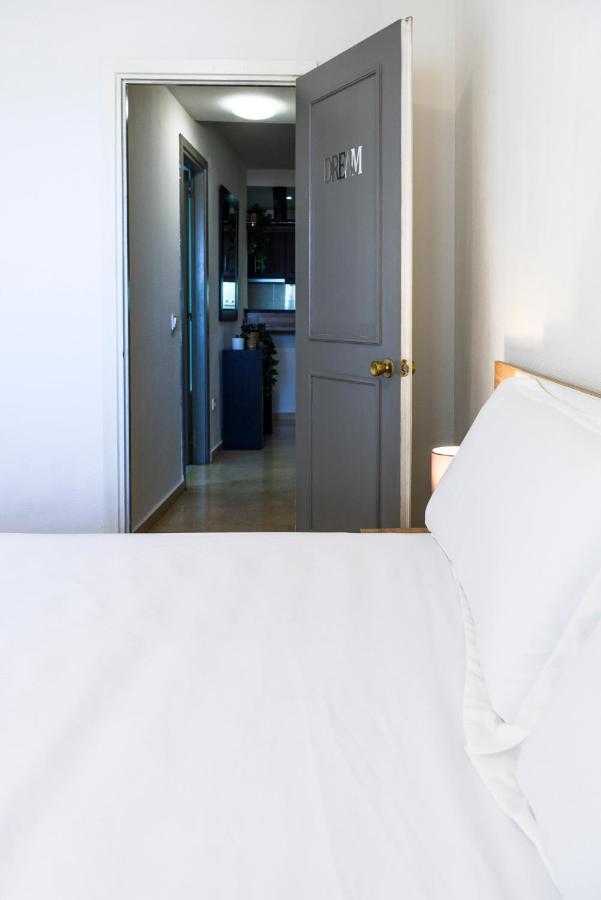 Marina With Sea Views, Pool And Parking Appartement